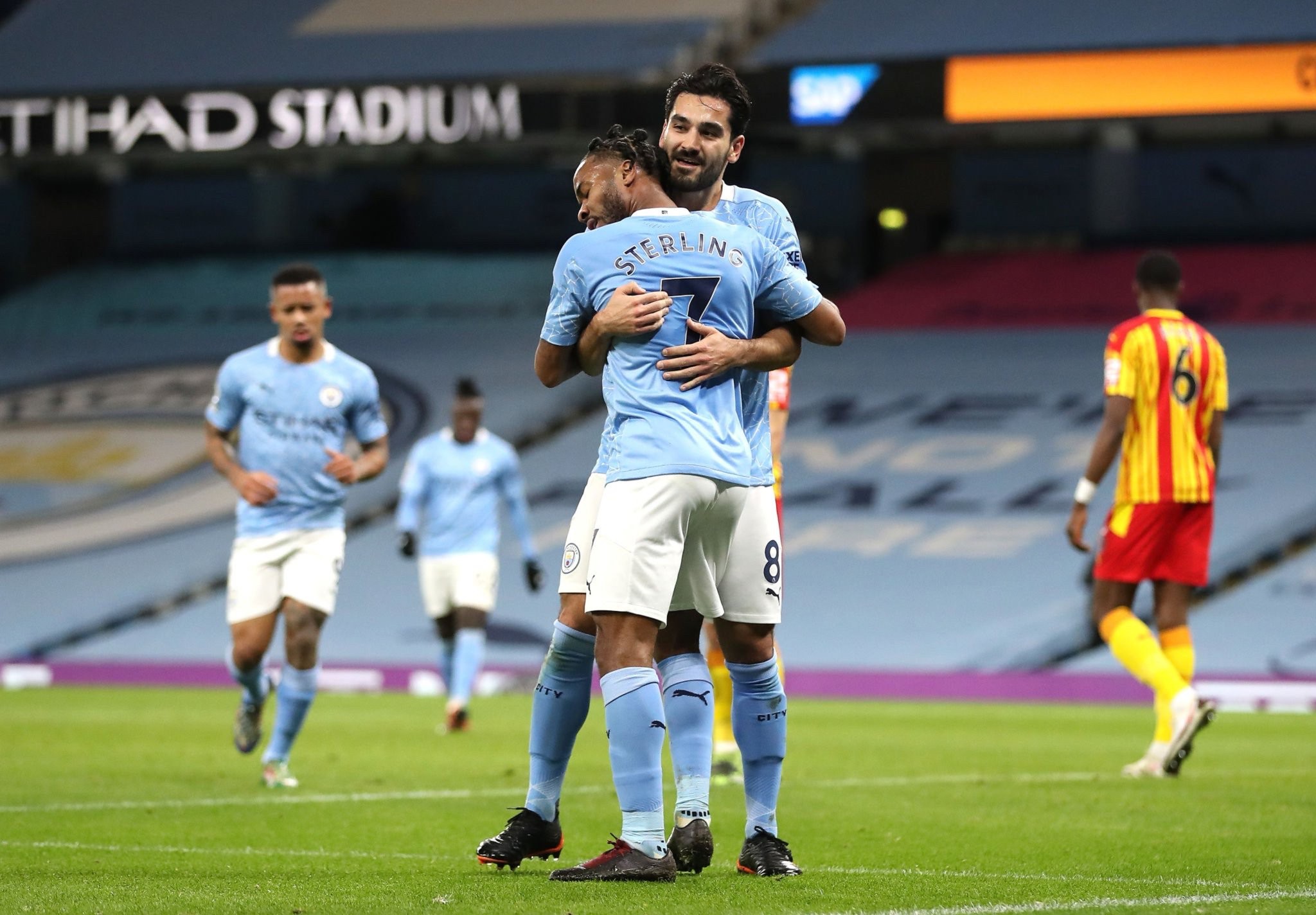 并在关键洞 并在关键洞